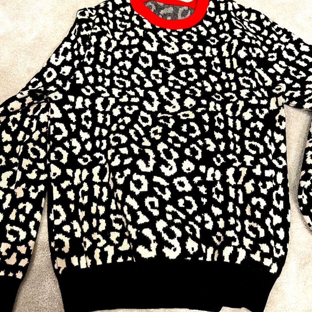 Women cheetah print sweater